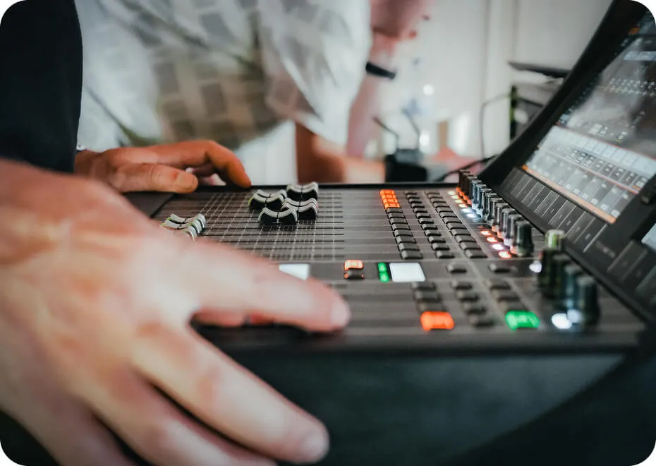 音響・映像・照明などのオペレーション